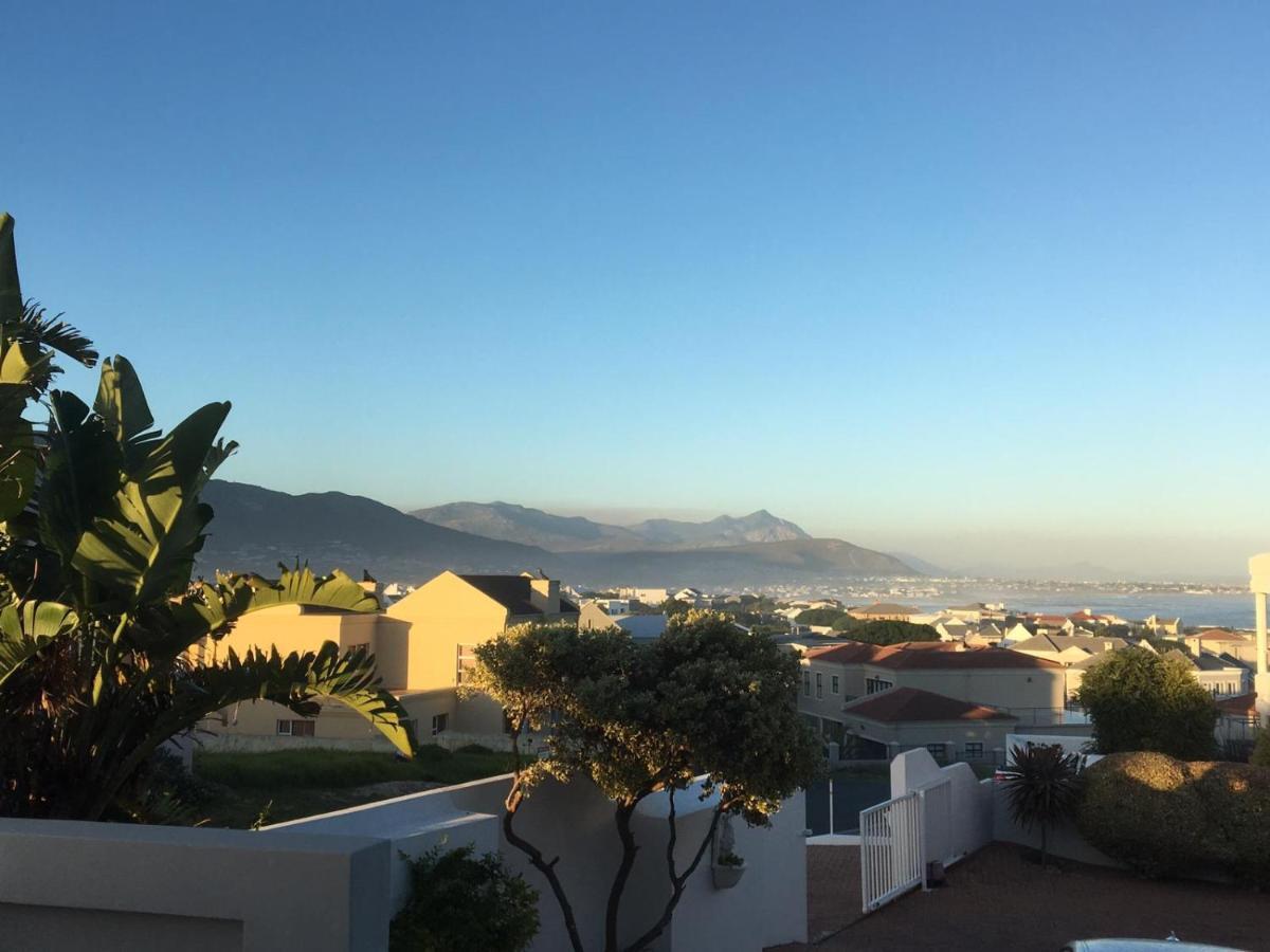 Vermont Hermanus - Views, Sunny, Right On The Sea Exteriör bild